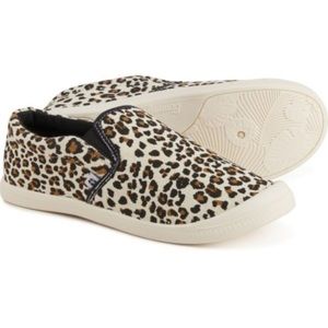 Tommy Bahama size 8 slip on leopard print shoes comfort canvas shoe